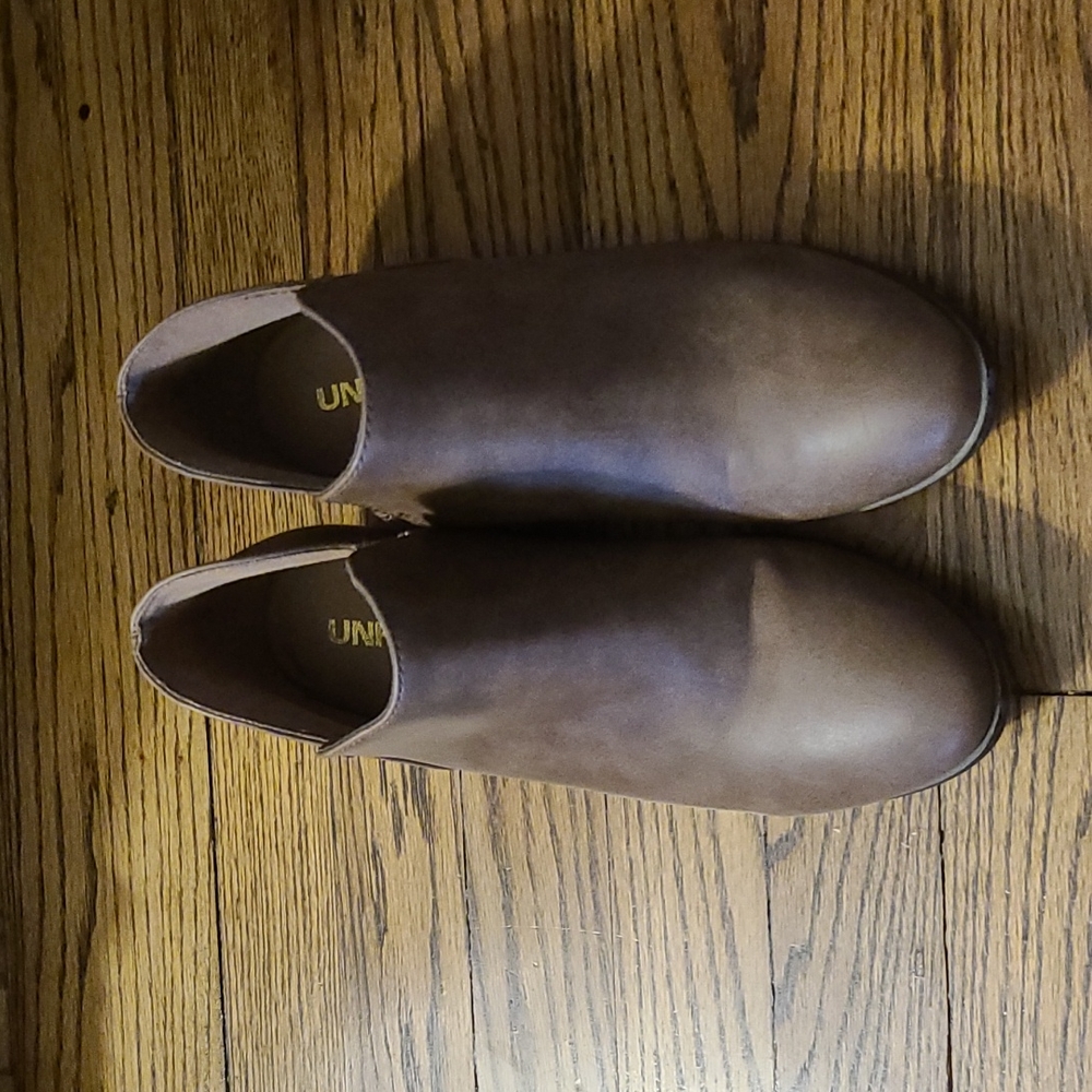 Brown ankle boots